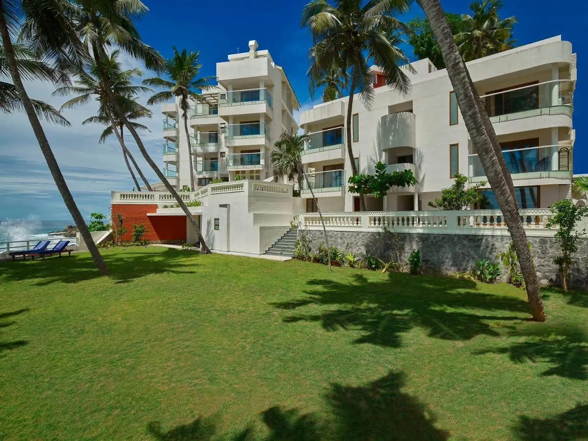 Resort Rockholm At The Light House Beach Kovalam